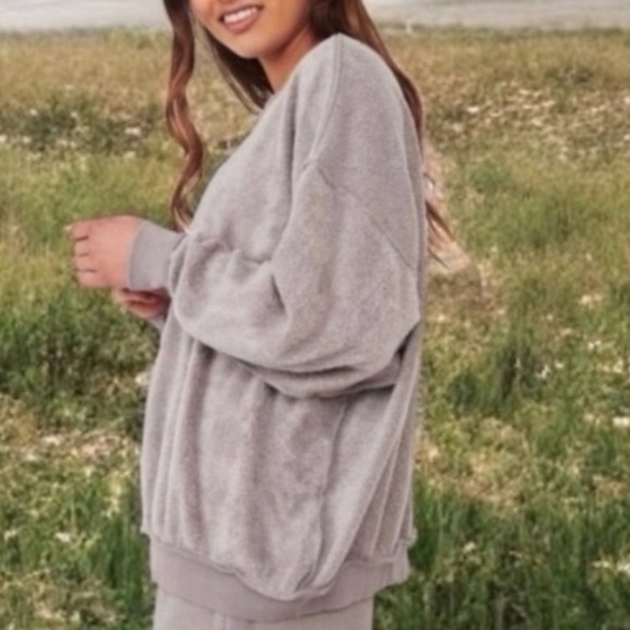 Free People Tops - NWT Free People Kelly Sweatshirt in Graphite ~ size Small